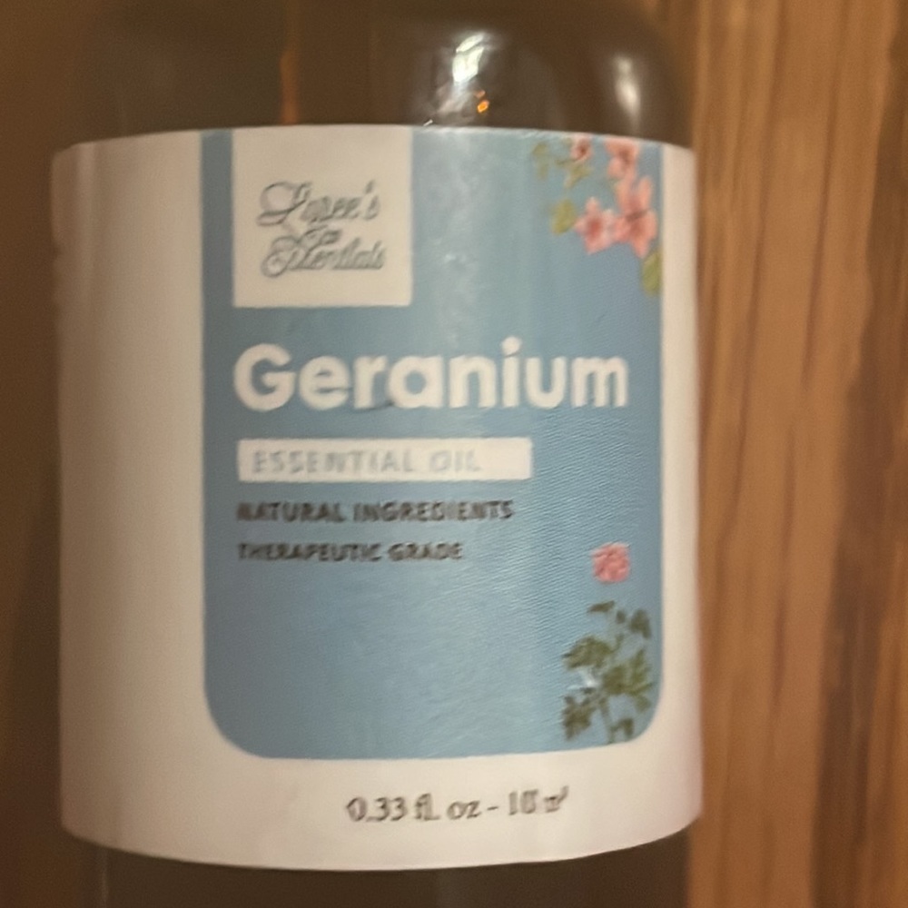 Geranium Oil: 10mL - Picture 2 of 3